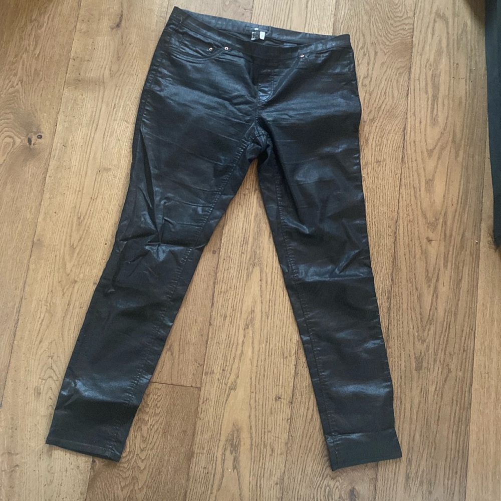 H&M 12/14 shiny black cotton jeggings